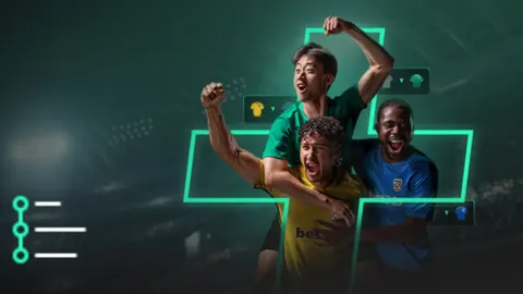 曼联新援阿姆拉巴特披挂4号战袍，担纲重任挑战未来